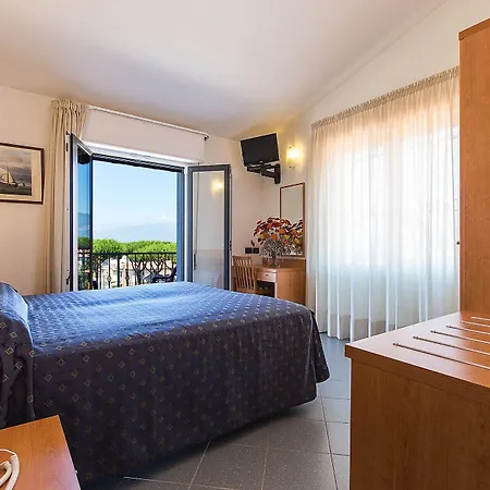 Fortunella 3*